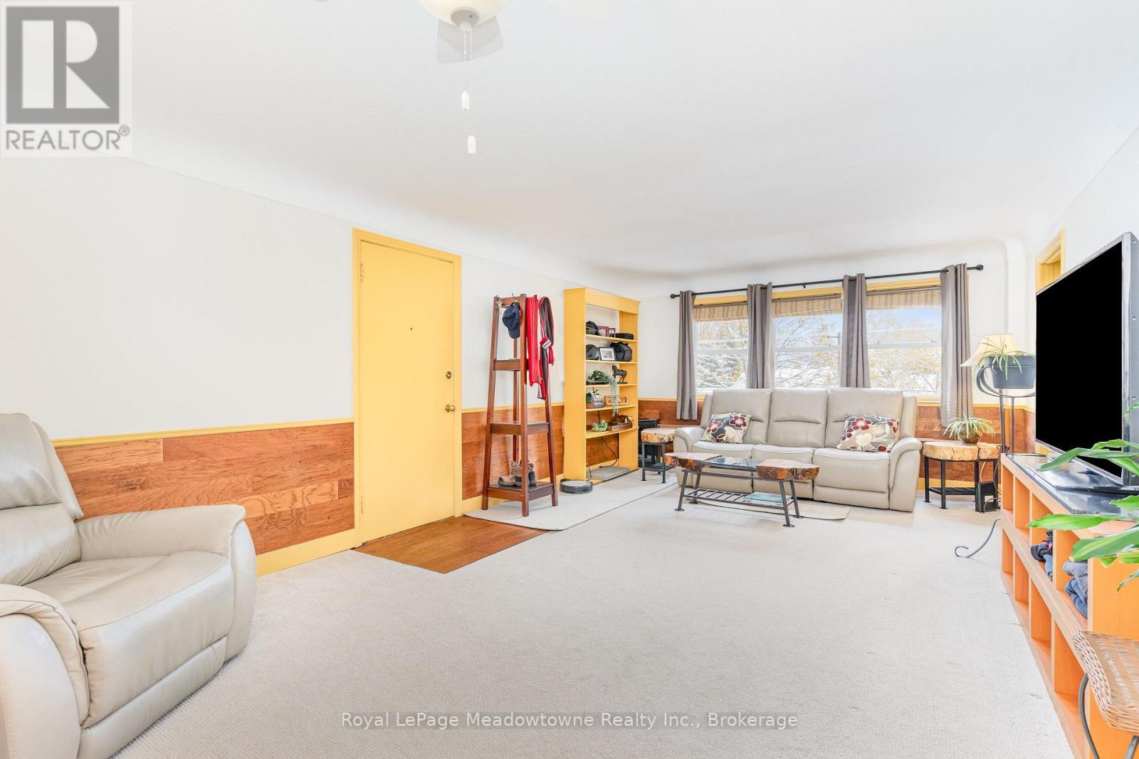 












10 - 2405 LAKESHORE ROAD

,
Burlington (Brant),




Ontario
L7R1B8

