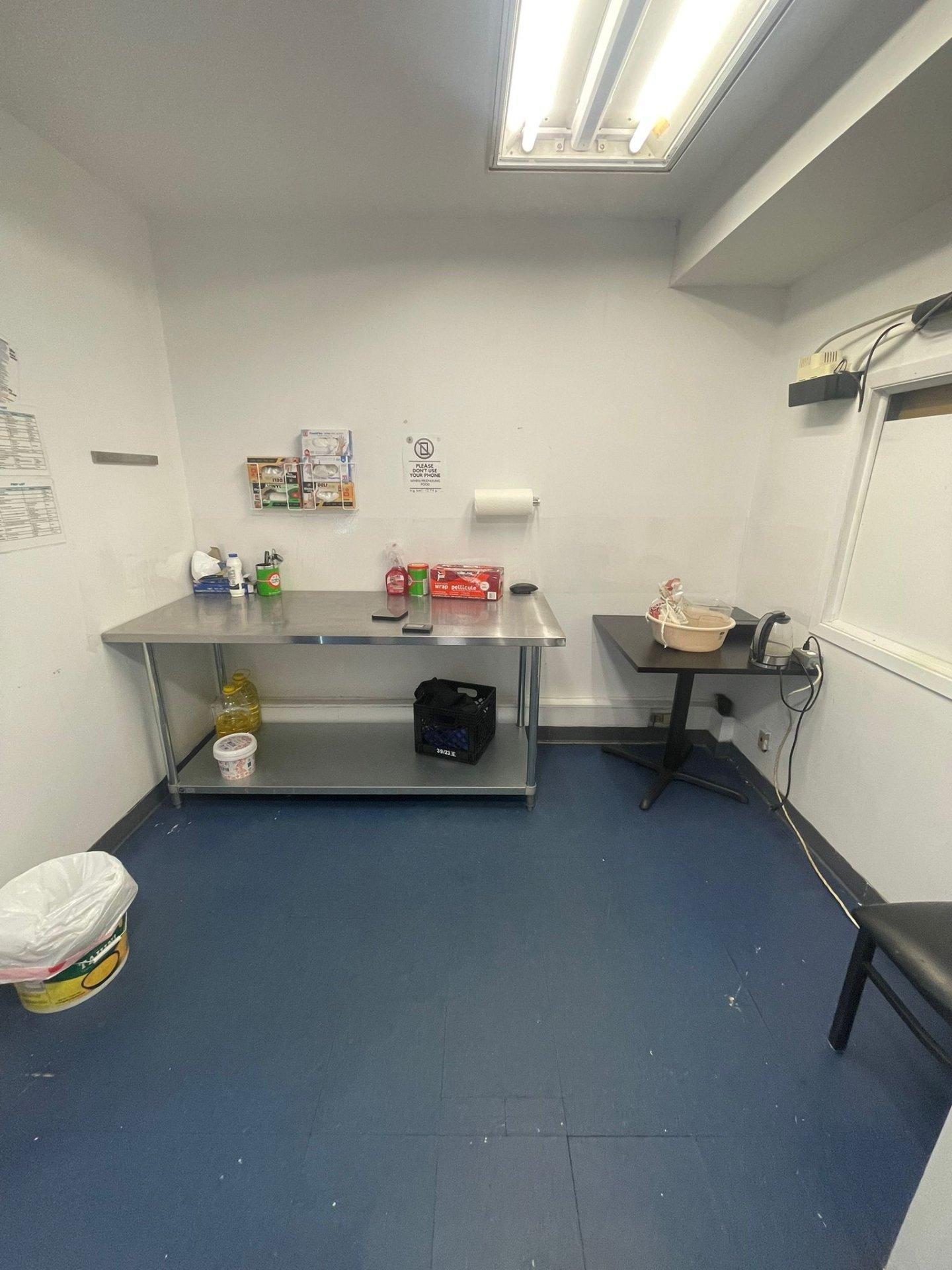 









1613


Rue St-Denis

,
Montréal (Ville-Marie),




QC
H2X3K3

