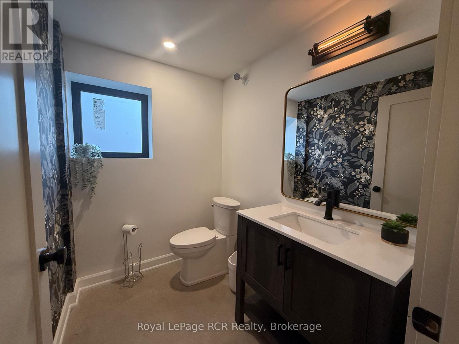 












146 HURONTARIO STREET

,
Collingwood,




Ontario
L9Y2L8

