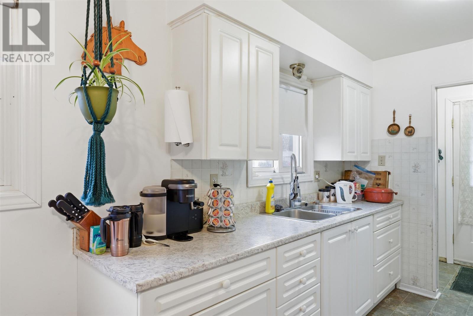 












29 Laurier RD

,
Elliot Lake,




Ontario
P5A2T9

