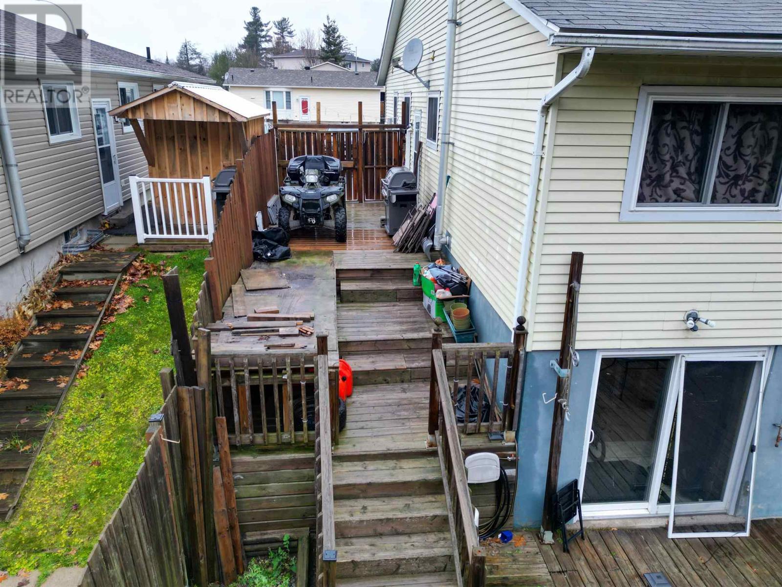 












29 Laurier RD

,
Elliot Lake,




Ontario
P5A2T9

