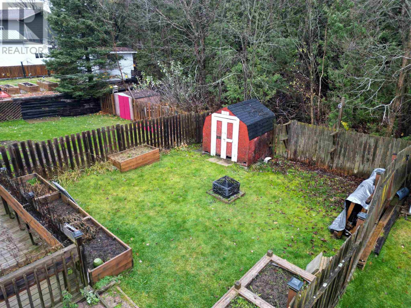 












29 Laurier RD

,
Elliot Lake,




Ontario
P5A2T9

