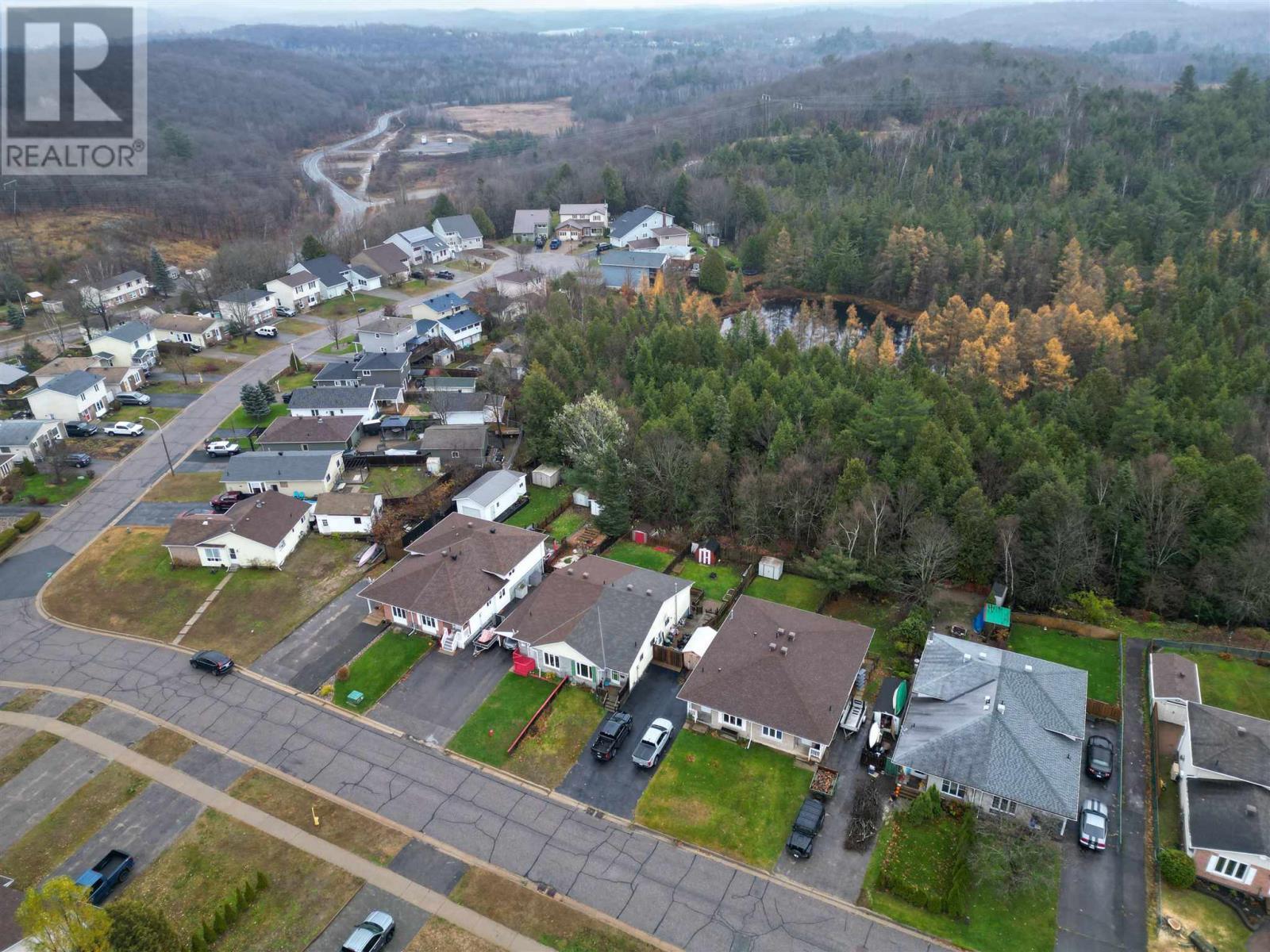 












29 Laurier RD

,
Elliot Lake,




Ontario
P5A2T9

