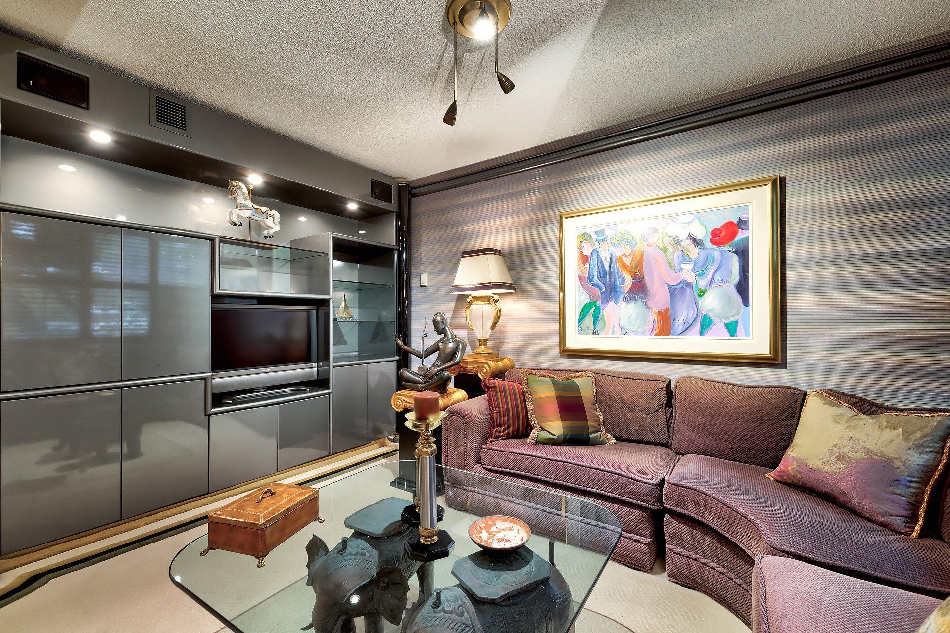 









5720


Av. Rembrandt

, 205,
Côte-Saint-Luc,




QC
H4W3A1

