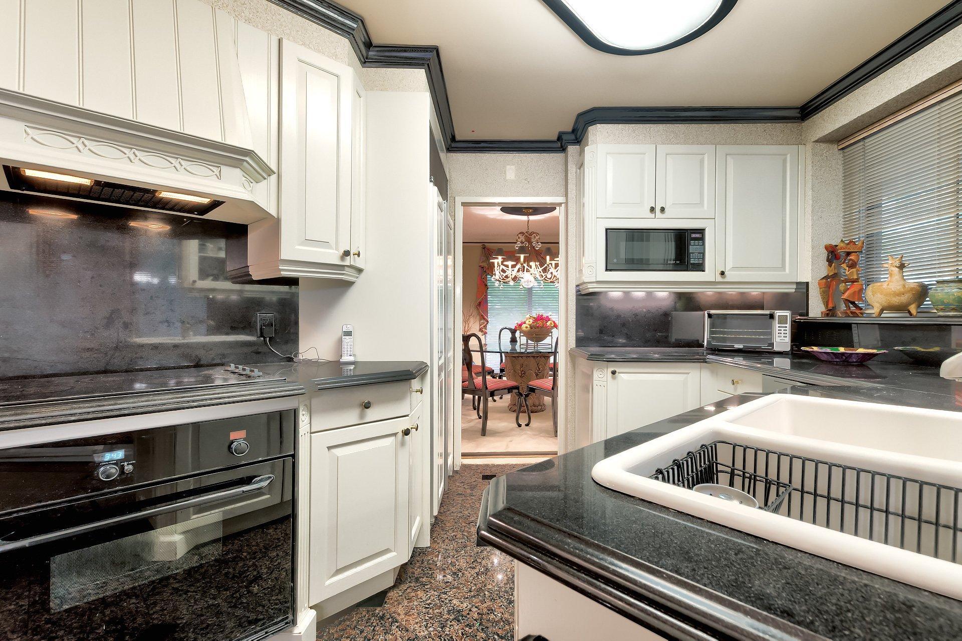 









5720


Av. Rembrandt

, 205,
Côte-Saint-Luc,




QC
H4W3A1

