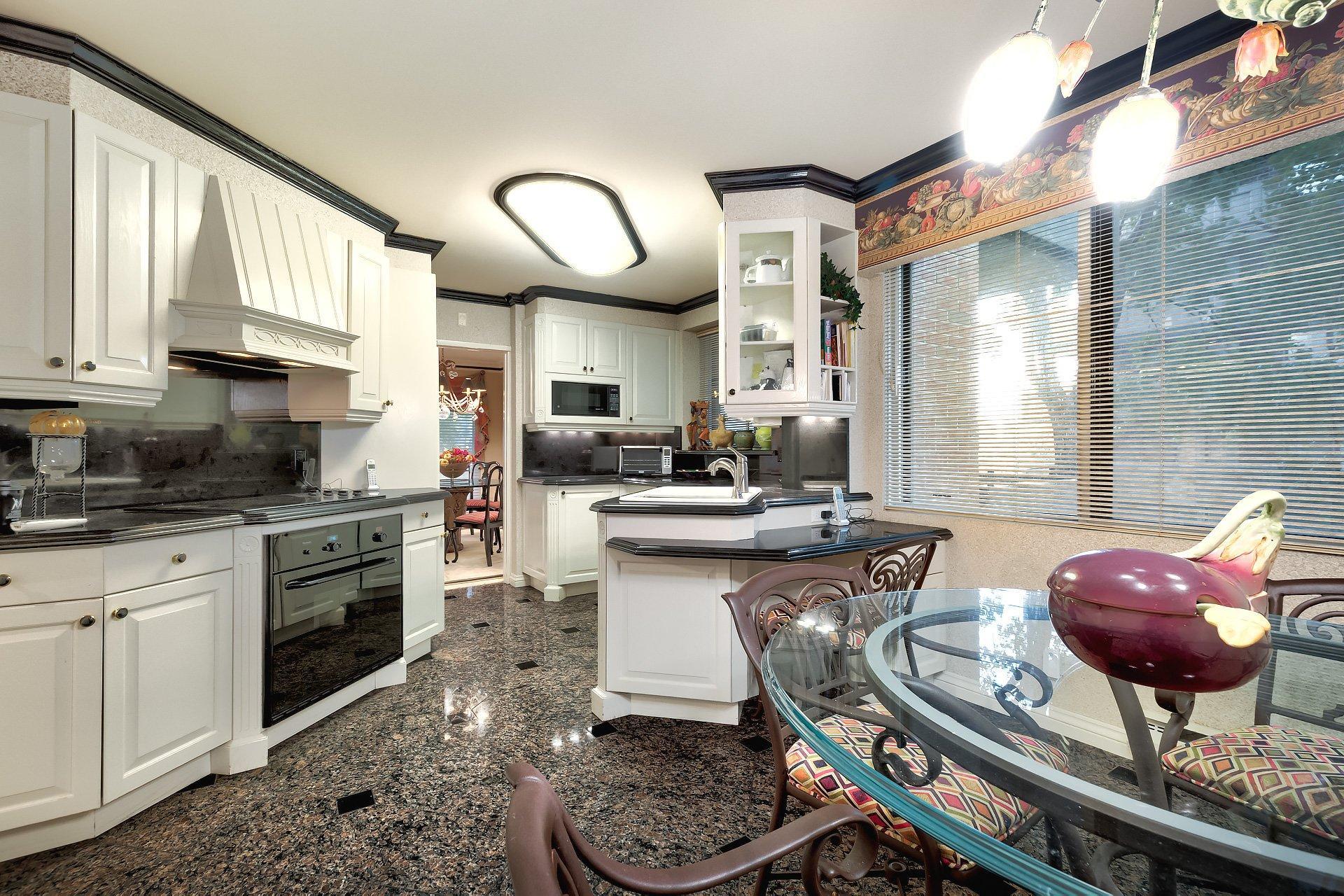 









5720


Av. Rembrandt

, 205,
Côte-Saint-Luc,




QC
H4W3A1

