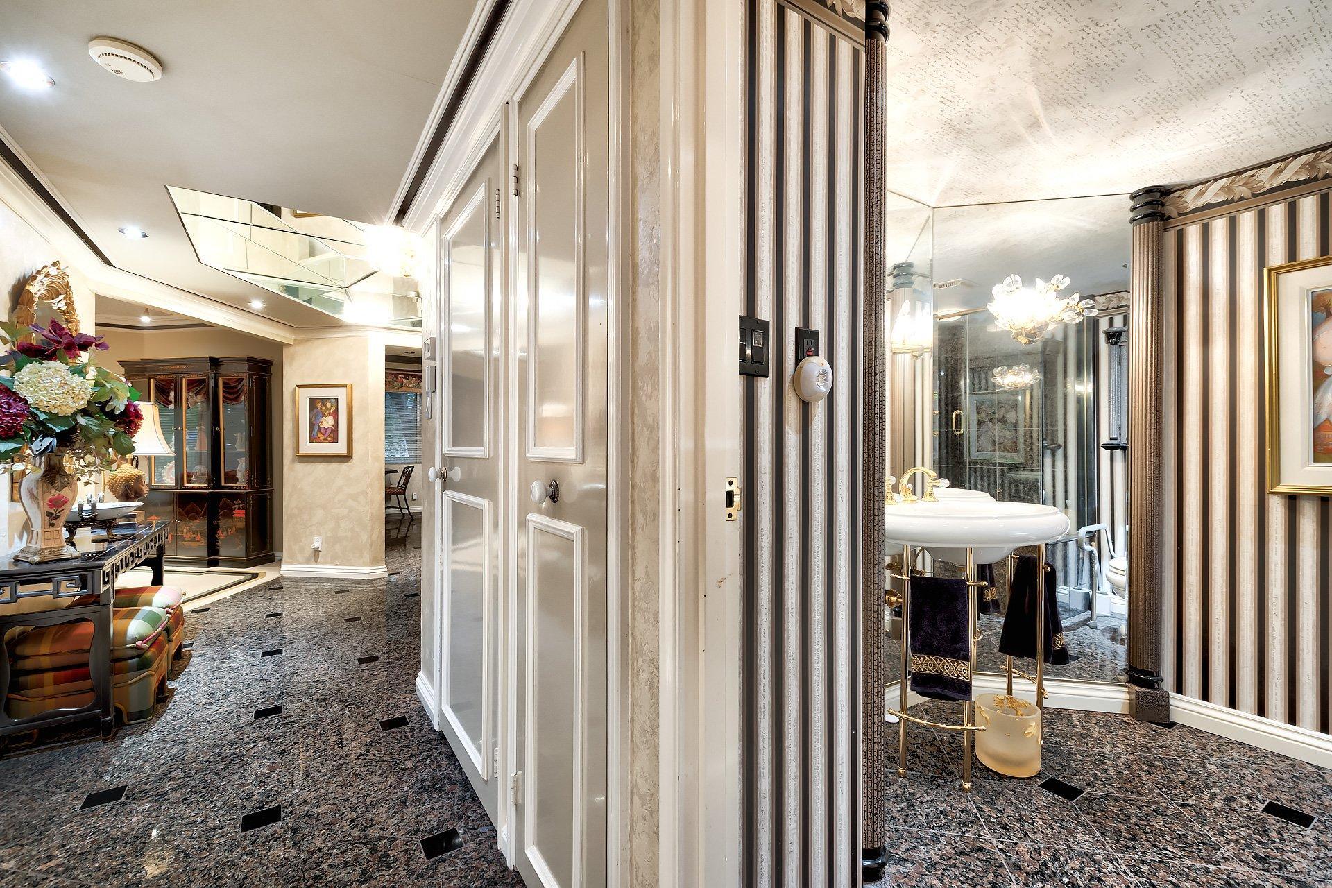 









5720


Av. Rembrandt

, 205,
Côte-Saint-Luc,




QC
H4W3A1

