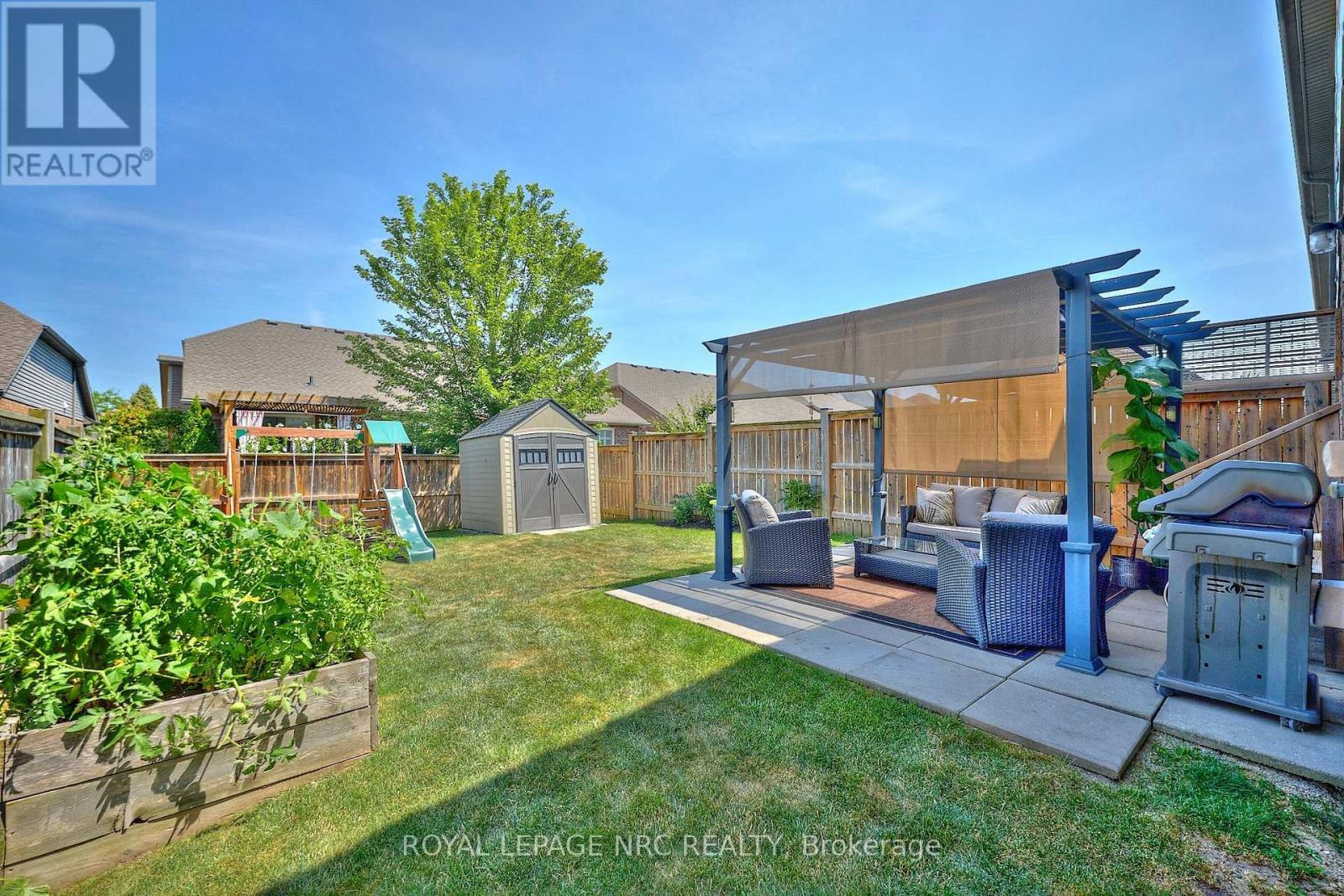 












118 ROSELAWN CRESCENT

,
Welland (Coyle Creek),




Ontario
L3C0C4

