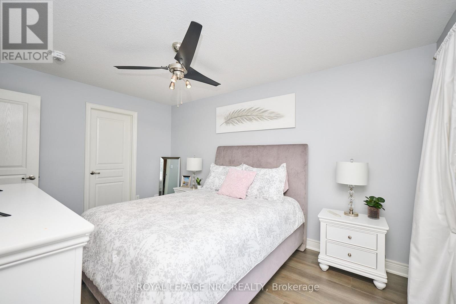 












118 ROSELAWN CRESCENT

,
Welland (Coyle Creek),




Ontario
L3C0C4

