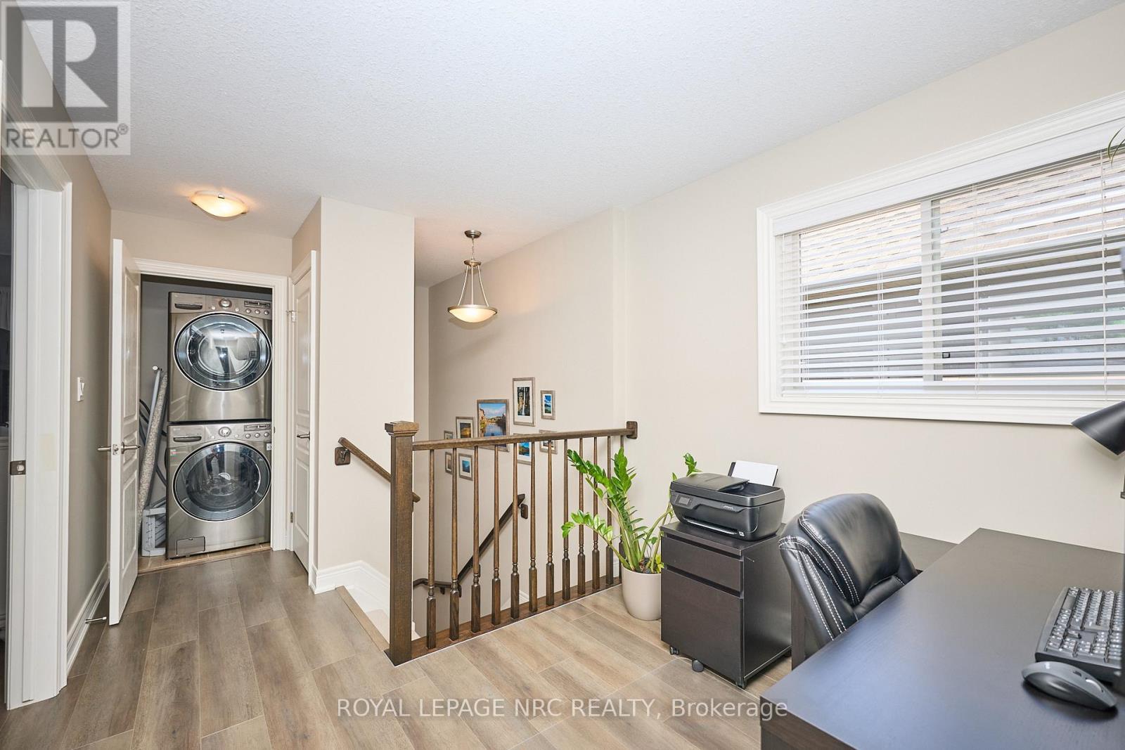 












118 ROSELAWN CRESCENT

,
Welland (Coyle Creek),




Ontario
L3C0C4

