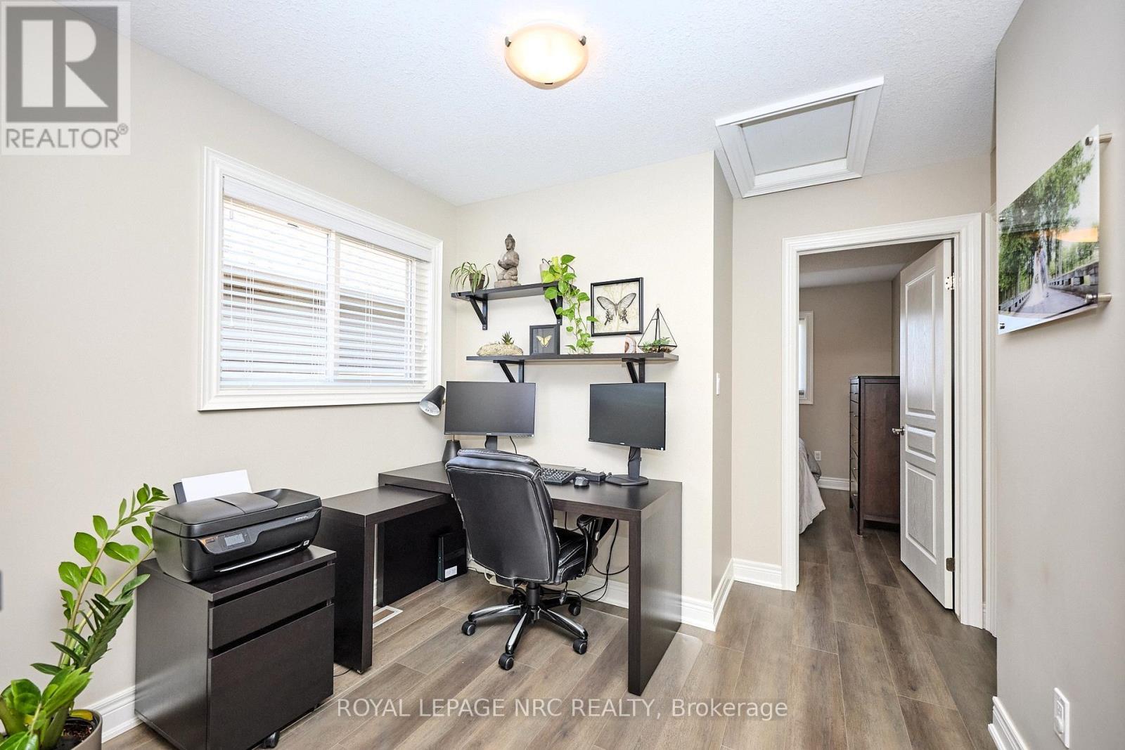 












118 ROSELAWN CRESCENT

,
Welland (Coyle Creek),




Ontario
L3C0C4

