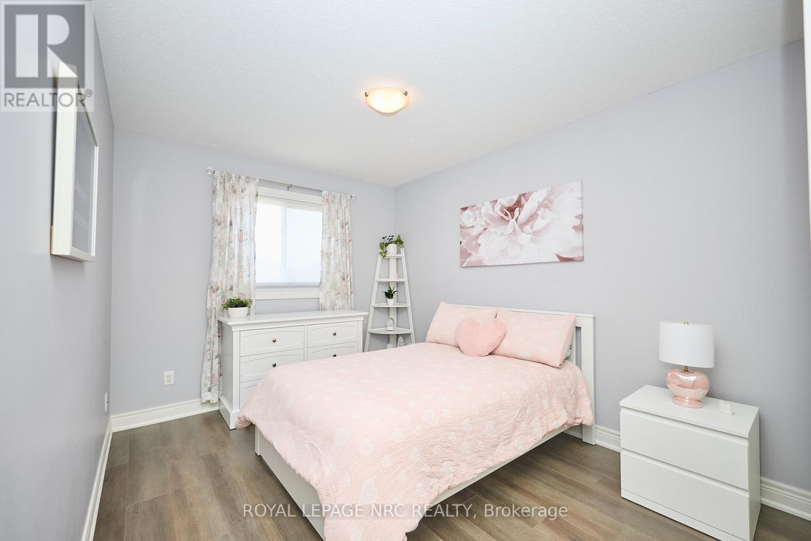 












118 ROSELAWN CRESCENT

,
Welland (Coyle Creek),




Ontario
L3C0C4

