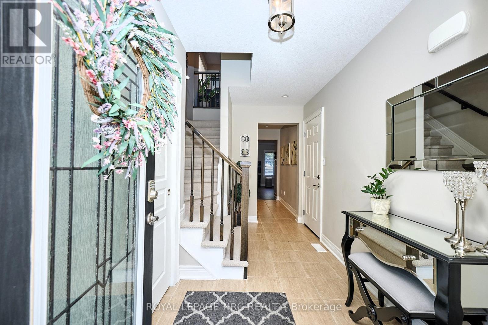 












118 ROSELAWN CRESCENT

,
Welland (Coyle Creek),




Ontario
L3C0C4

