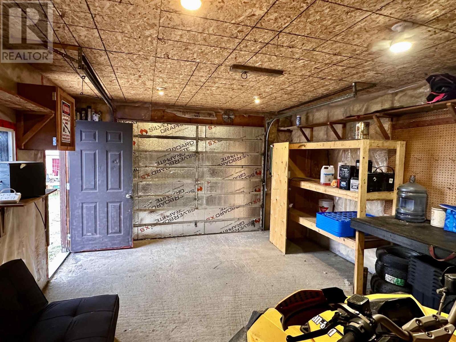 












38 Pearson DR

,
Elliot Lake,




Ontario
P5A2V6

