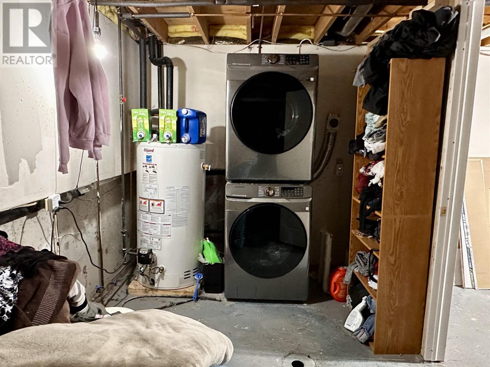 












38 Pearson DR

,
Elliot Lake,




Ontario
P5A2V6

