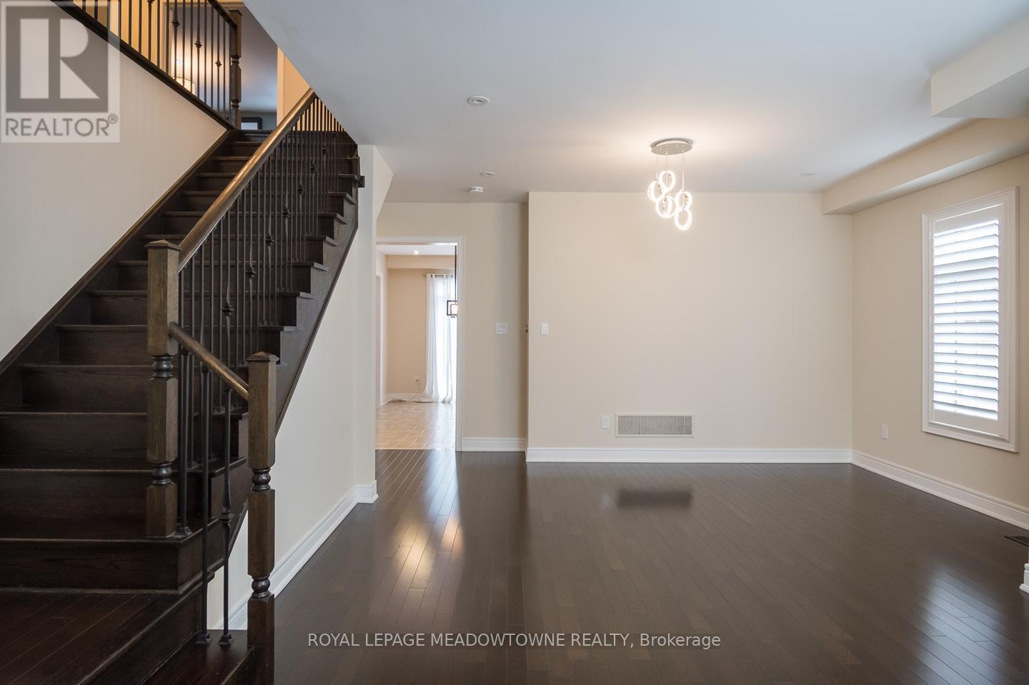 












195 HUDDLESTONE CRESCENT

,
Milton,




Ontario
L9T8M9

