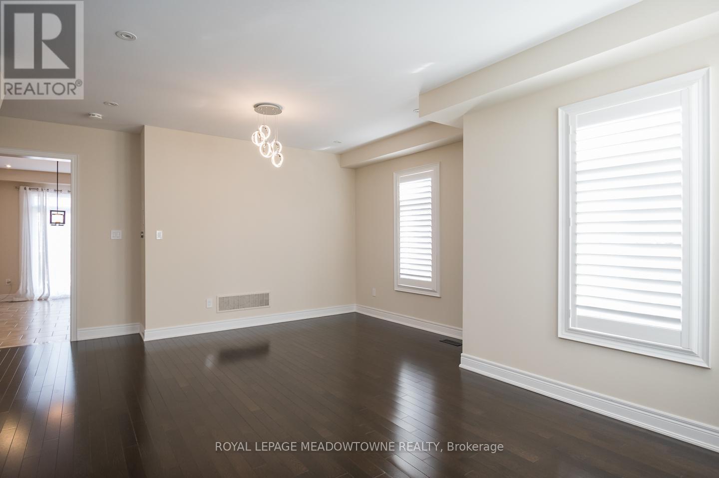 












195 HUDDLESTONE CRESCENT

,
Milton,




Ontario
L9T8M9

