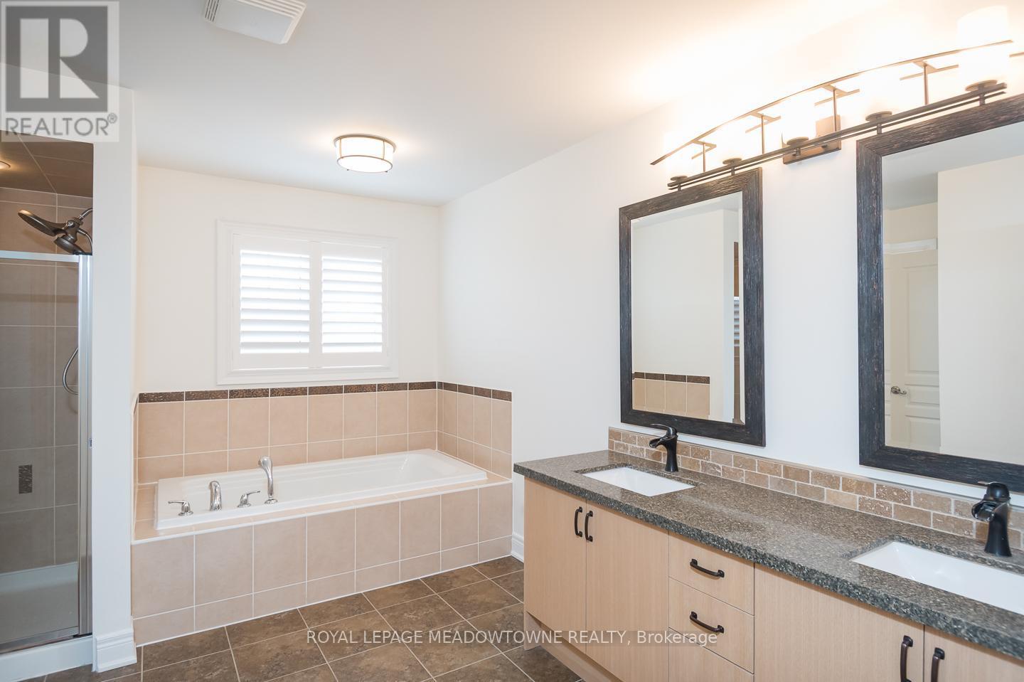 












195 HUDDLESTONE CRESCENT

,
Milton,




Ontario
L9T8M9

