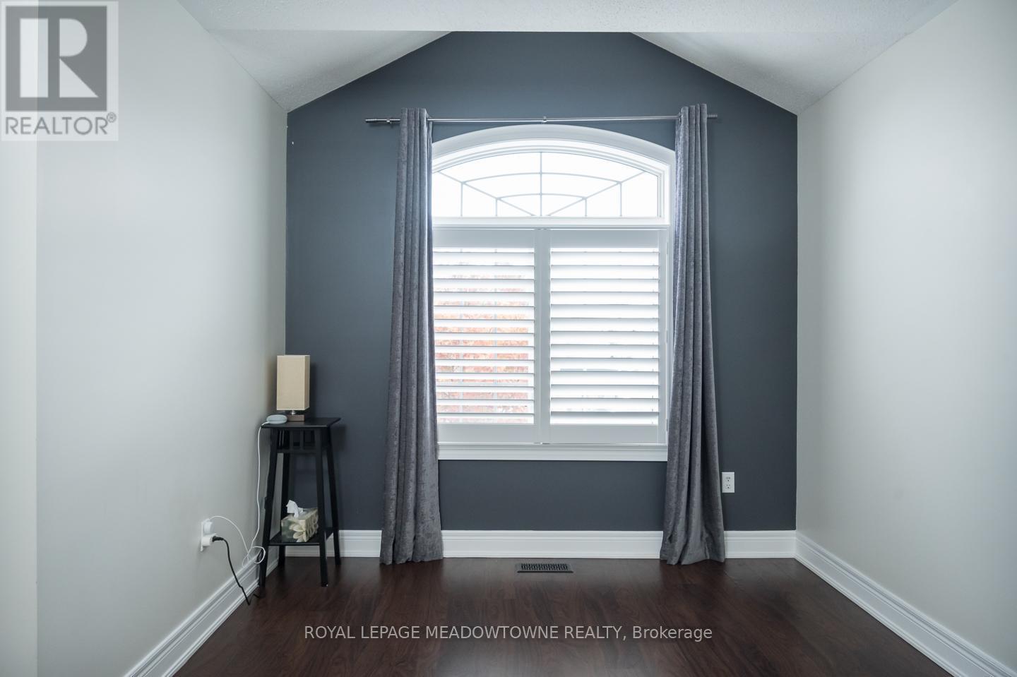 












195 HUDDLESTONE CRESCENT

,
Milton,




Ontario
L9T8M9

