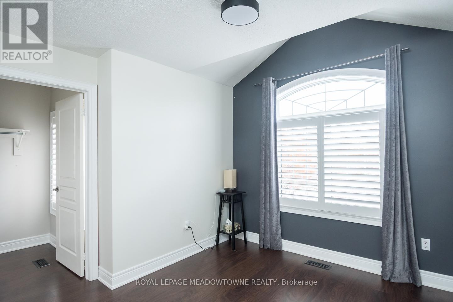 












195 HUDDLESTONE CRESCENT

,
Milton,




Ontario
L9T8M9

