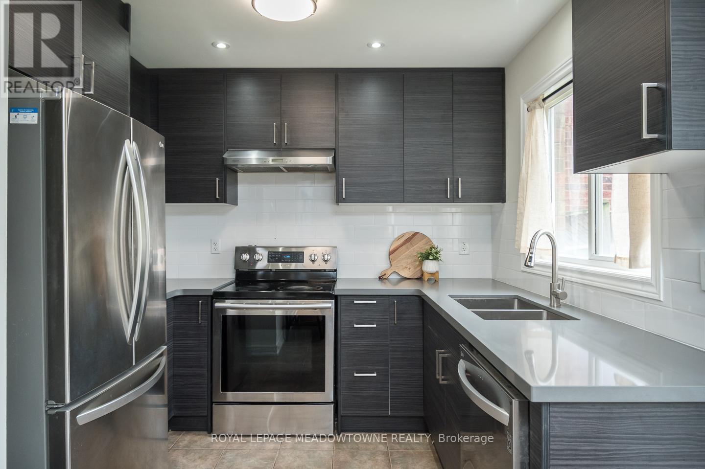 












1311 WELLER CROSSING

,
Milton,




Ontario
L9T6K4

