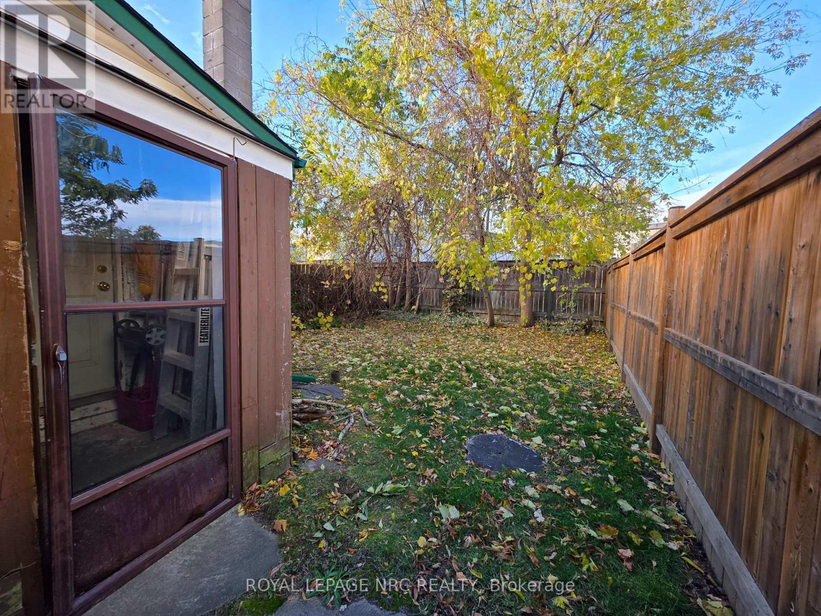 












39 MANCHESTER AVENUE

,
St. Catharines (Haig),




Ontario
L2R1N9

