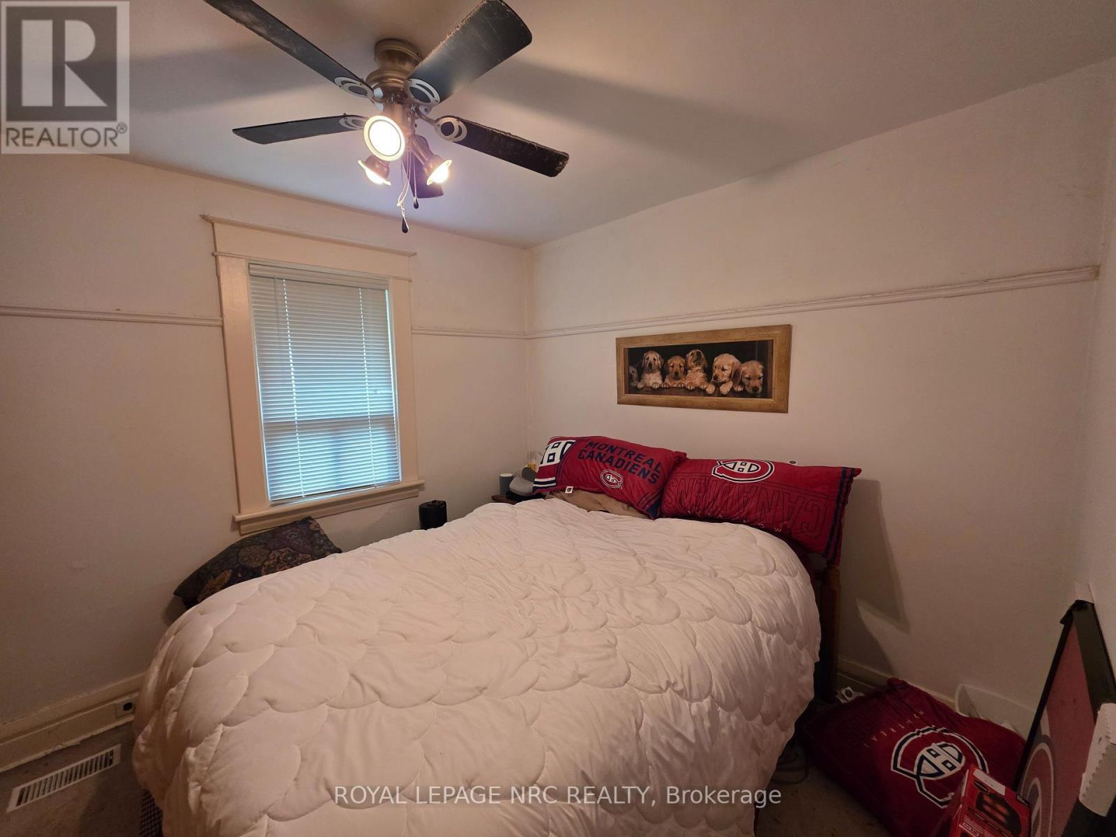 












39 MANCHESTER AVENUE

,
St. Catharines (Haig),




Ontario
L2R1N9

