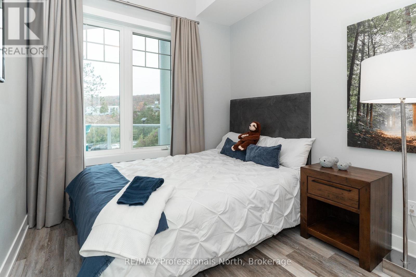 












100 - 25 PEN LAKE POINT ROAD

,
Huntsville (Chaffey),




Ontario
P1H1A9

