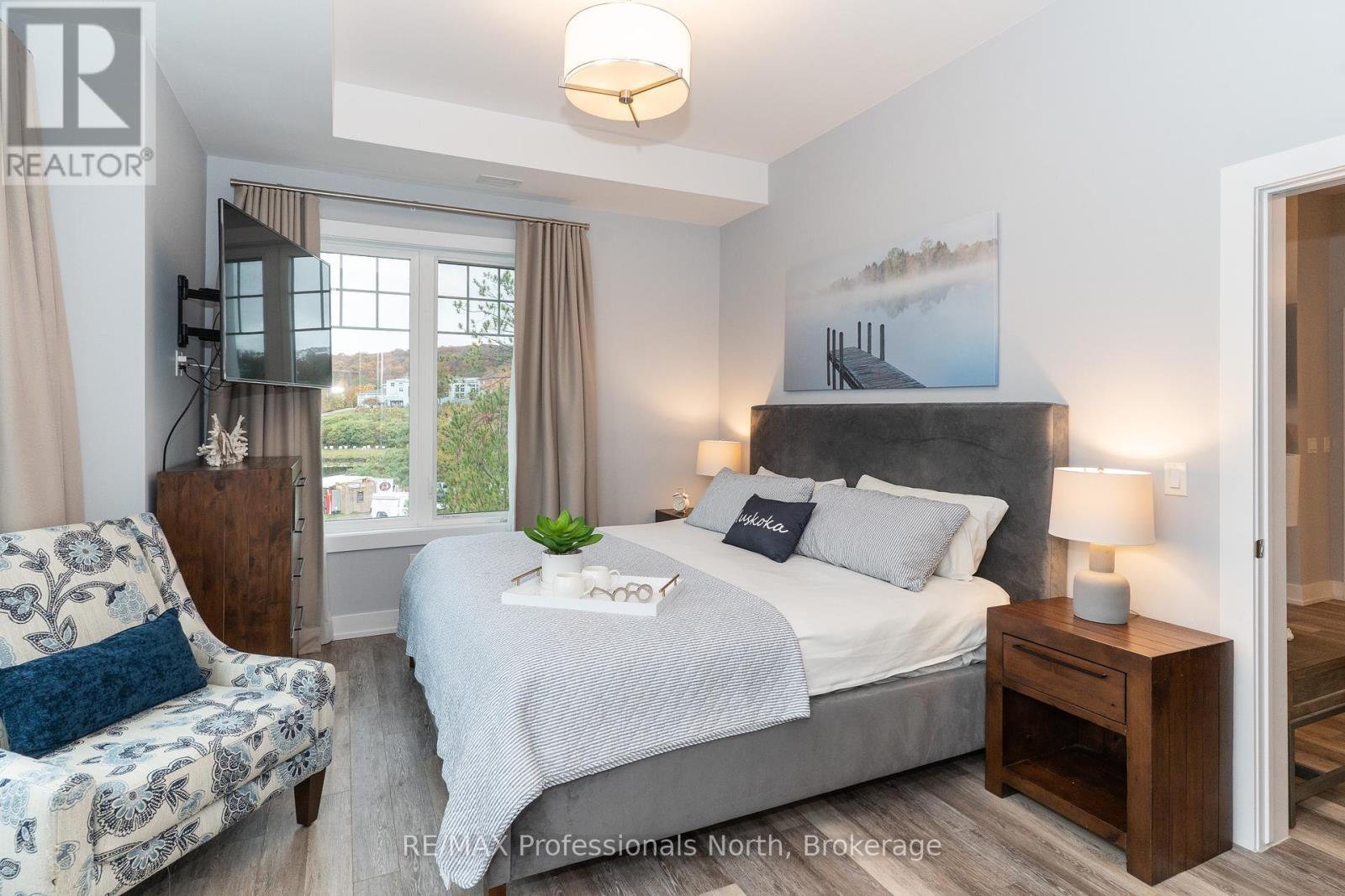 












100 - 25 PEN LAKE POINT ROAD

,
Huntsville (Chaffey),




Ontario
P1H1A9

