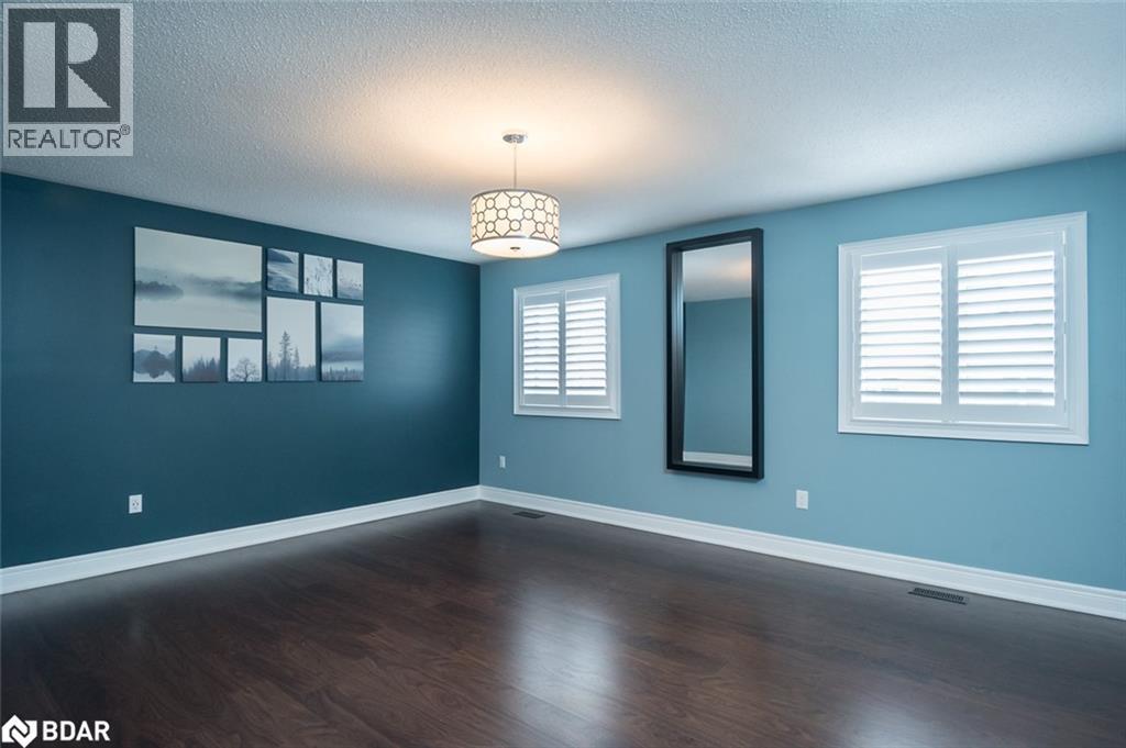 












195 HUDDLESTONE Crescent

,
Milton,




Ontario
L9T8M9

