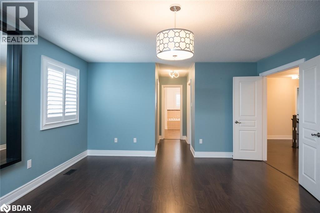 












195 HUDDLESTONE Crescent

,
Milton,




Ontario
L9T8M9

