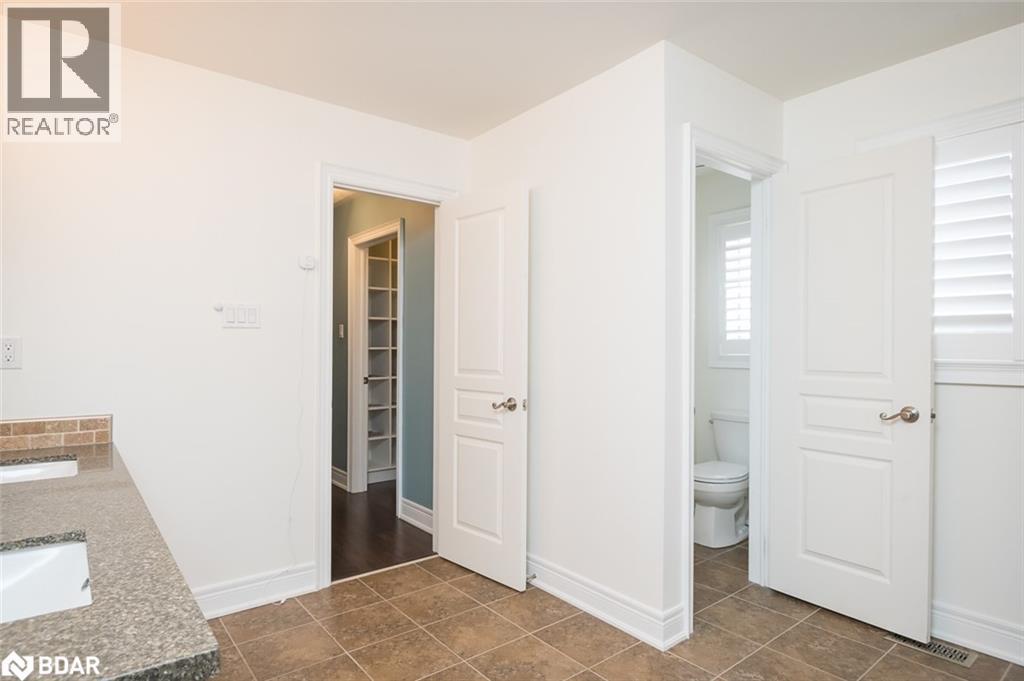 












195 HUDDLESTONE Crescent

,
Milton,




Ontario
L9T8M9

