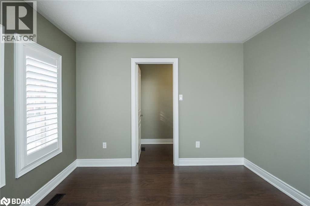 












195 HUDDLESTONE Crescent

,
Milton,




Ontario
L9T8M9

