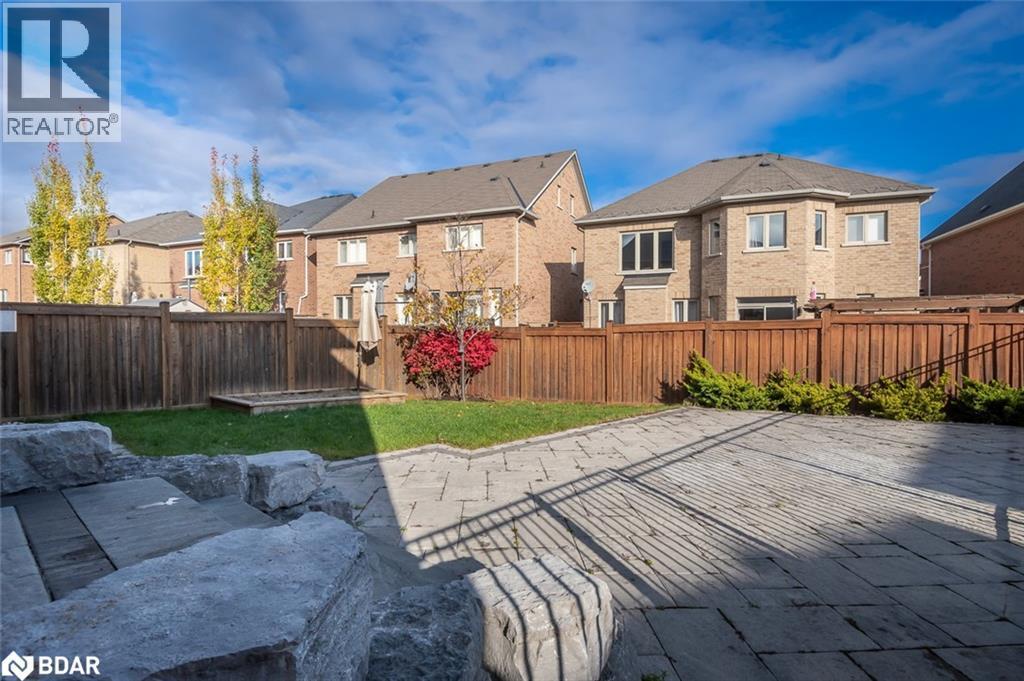 












195 HUDDLESTONE Crescent

,
Milton,




Ontario
L9T8M9

