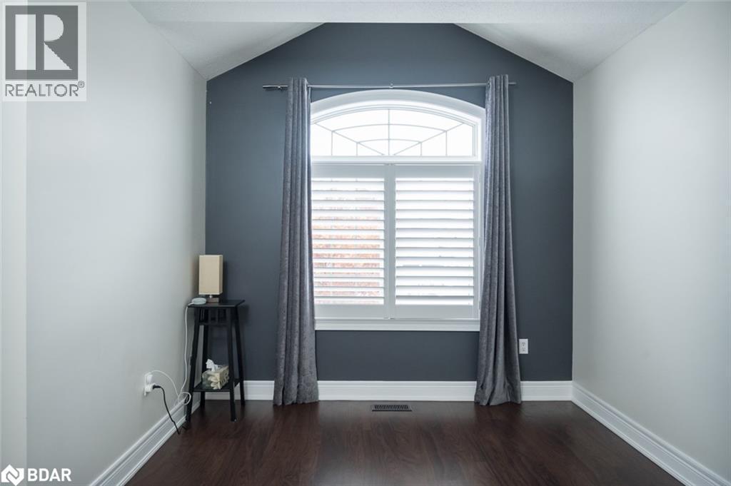 












195 HUDDLESTONE Crescent

,
Milton,




Ontario
L9T8M9

