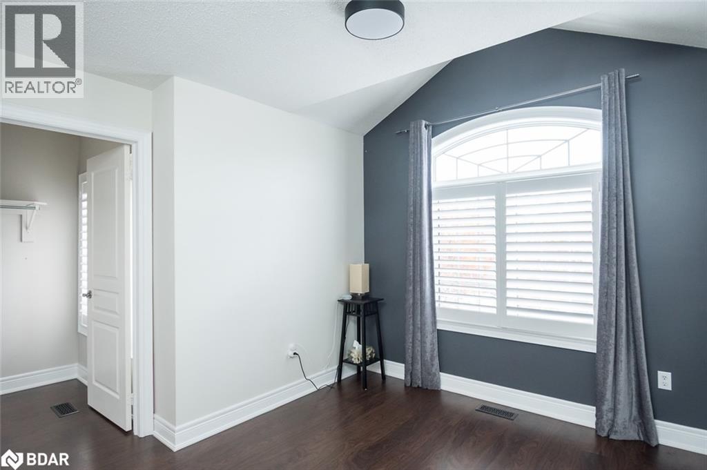 












195 HUDDLESTONE Crescent

,
Milton,




Ontario
L9T8M9

