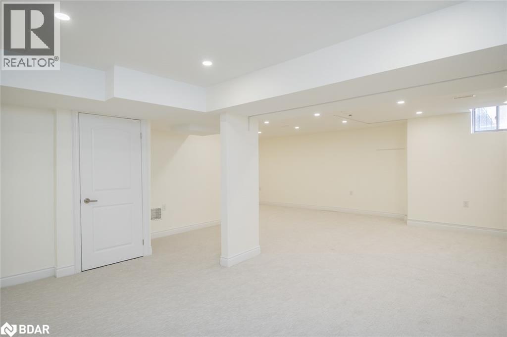 












195 HUDDLESTONE Crescent

,
Milton,




Ontario
L9T8M9

