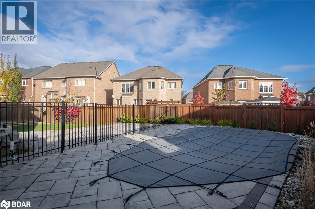 












195 HUDDLESTONE Crescent

,
Milton,




Ontario
L9T8M9

