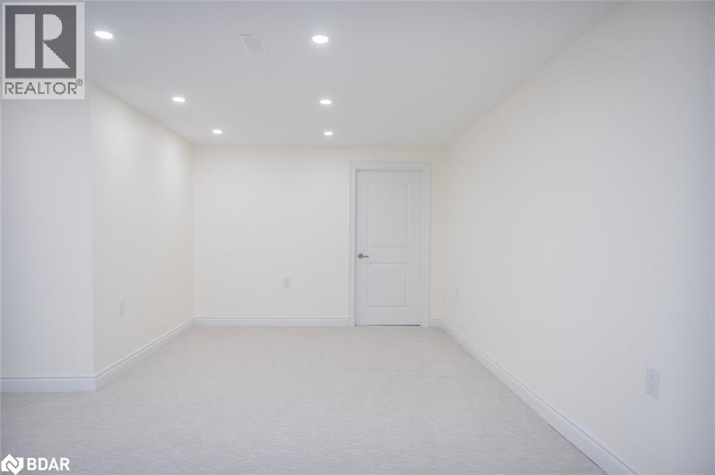 












195 HUDDLESTONE Crescent

,
Milton,




Ontario
L9T8M9

