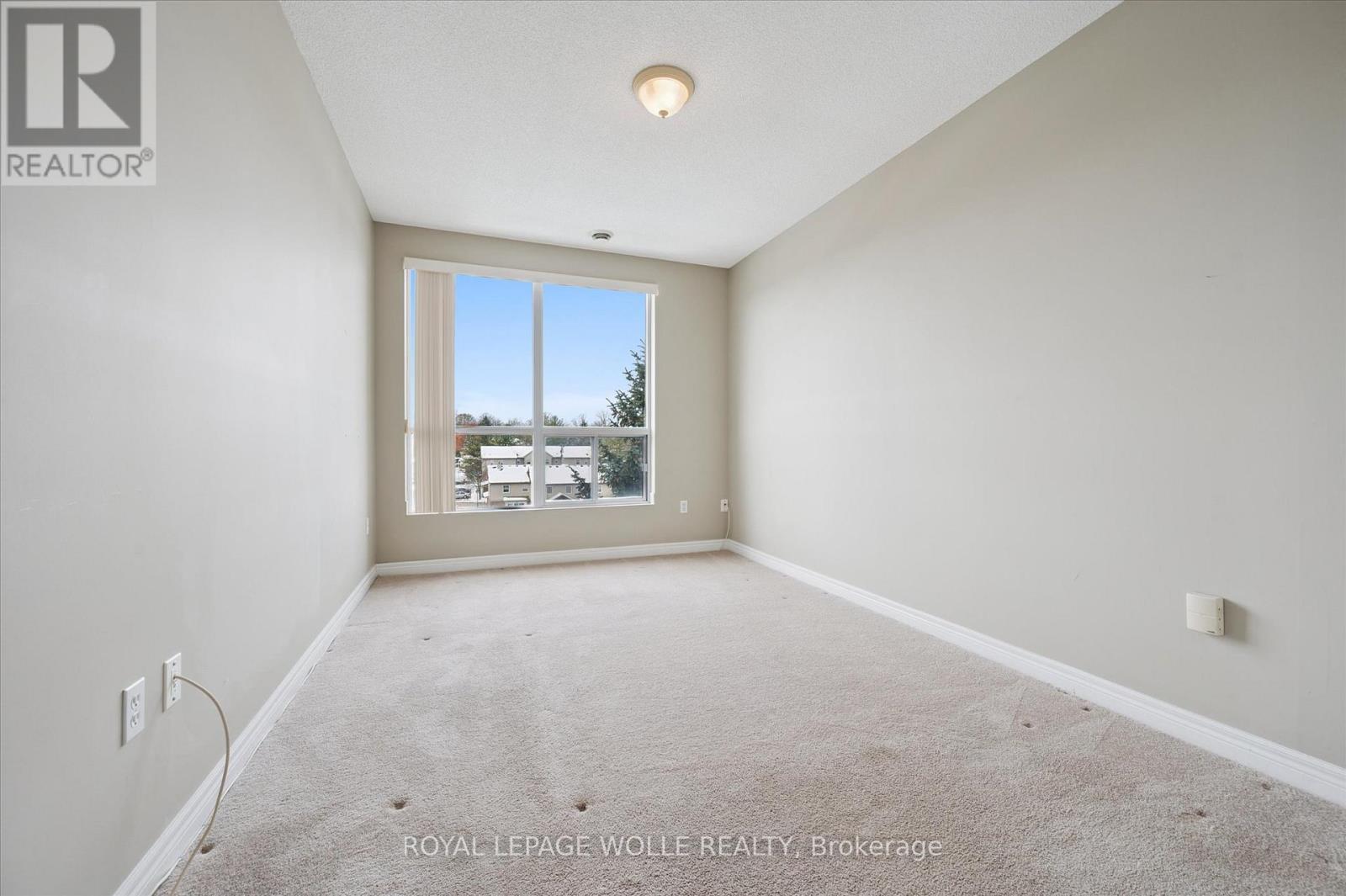 












706 - 255 KEATS WAY

,
Waterloo,




Ontario
N2L6N6

