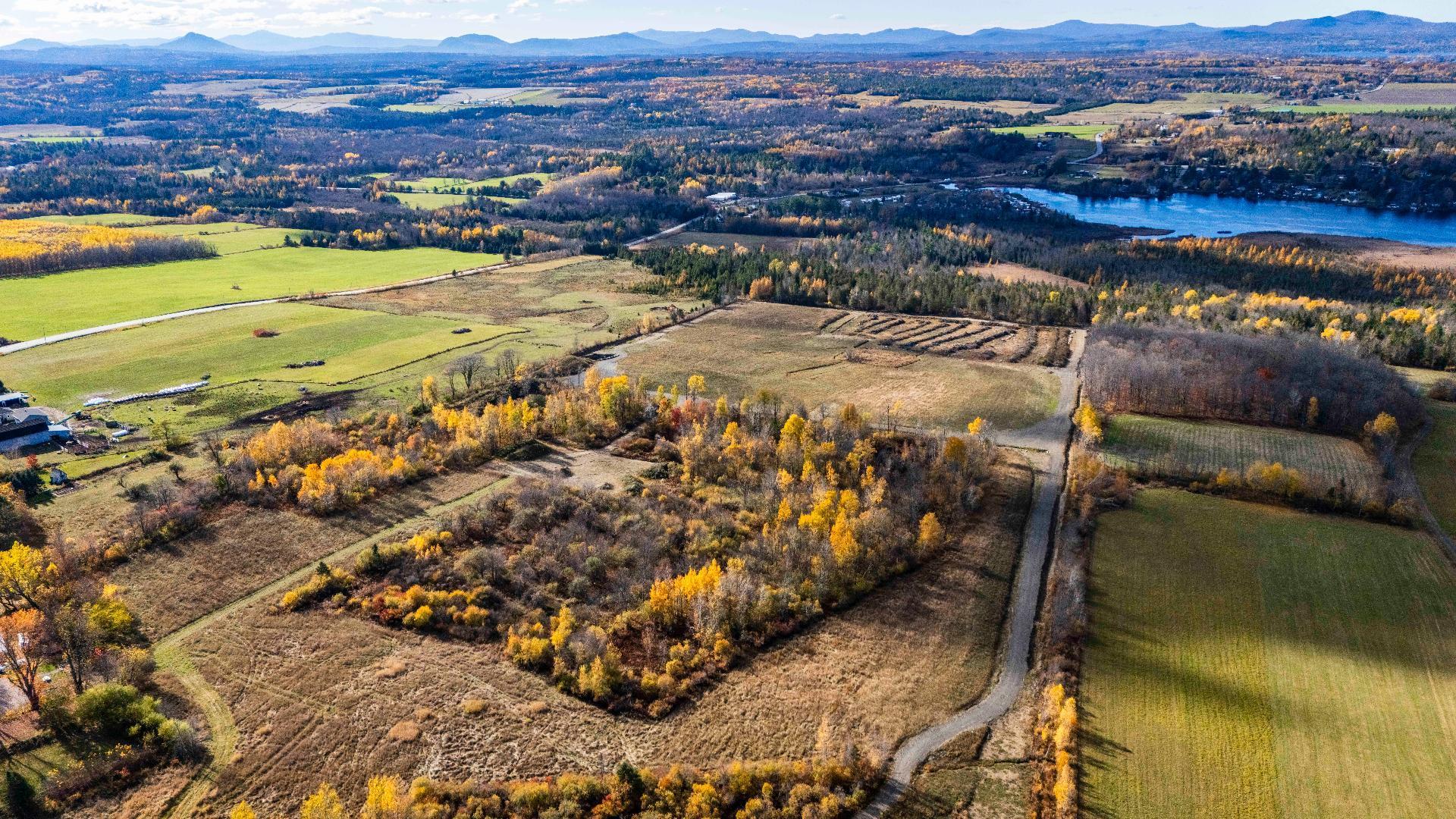 












Ch. du Lac

,
Sainte-Catherine-de-Hatley,







QC
J0B1W0

