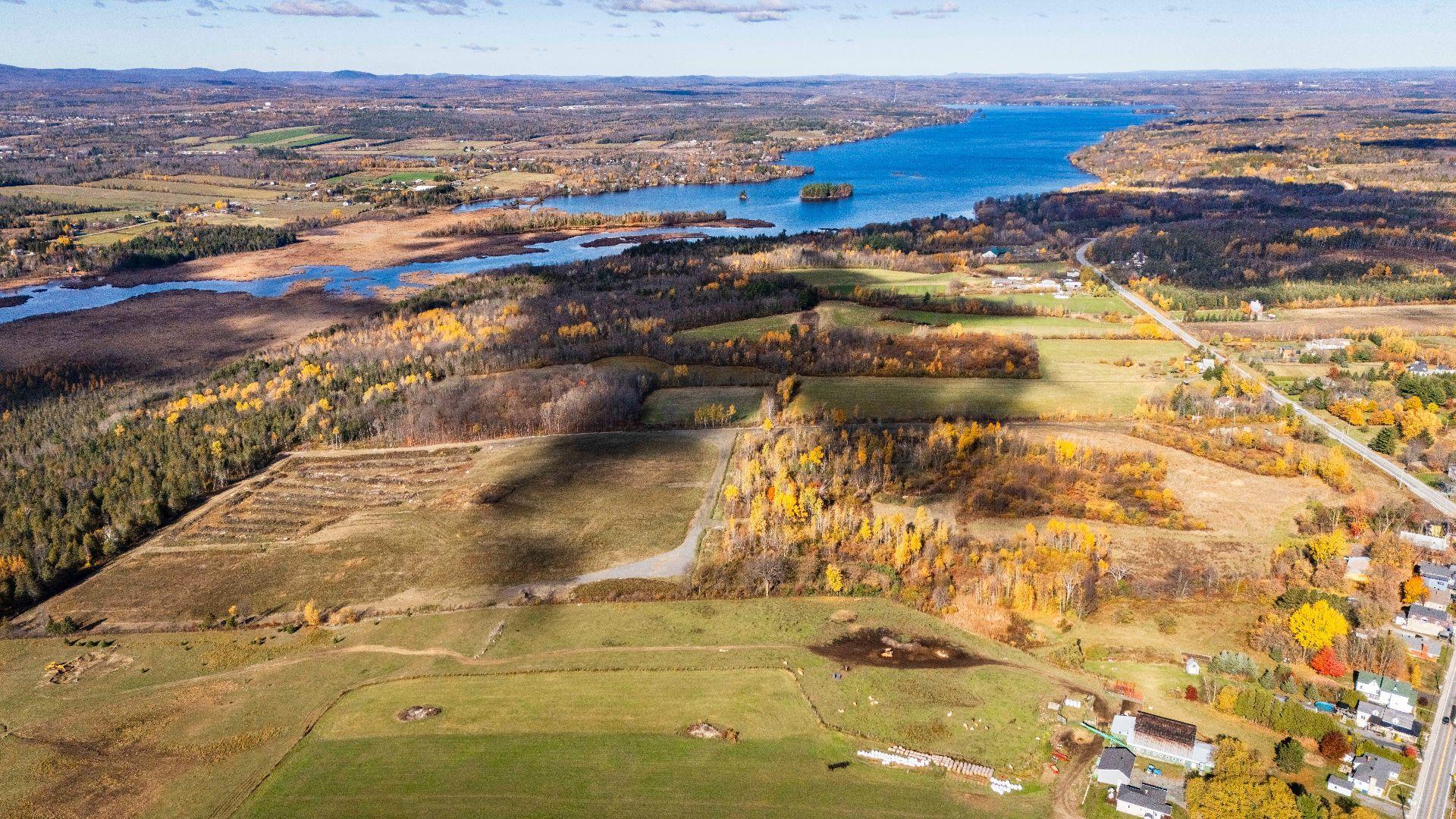 












Ch. du Lac

,
Sainte-Catherine-de-Hatley,







QC
J0B1W0

