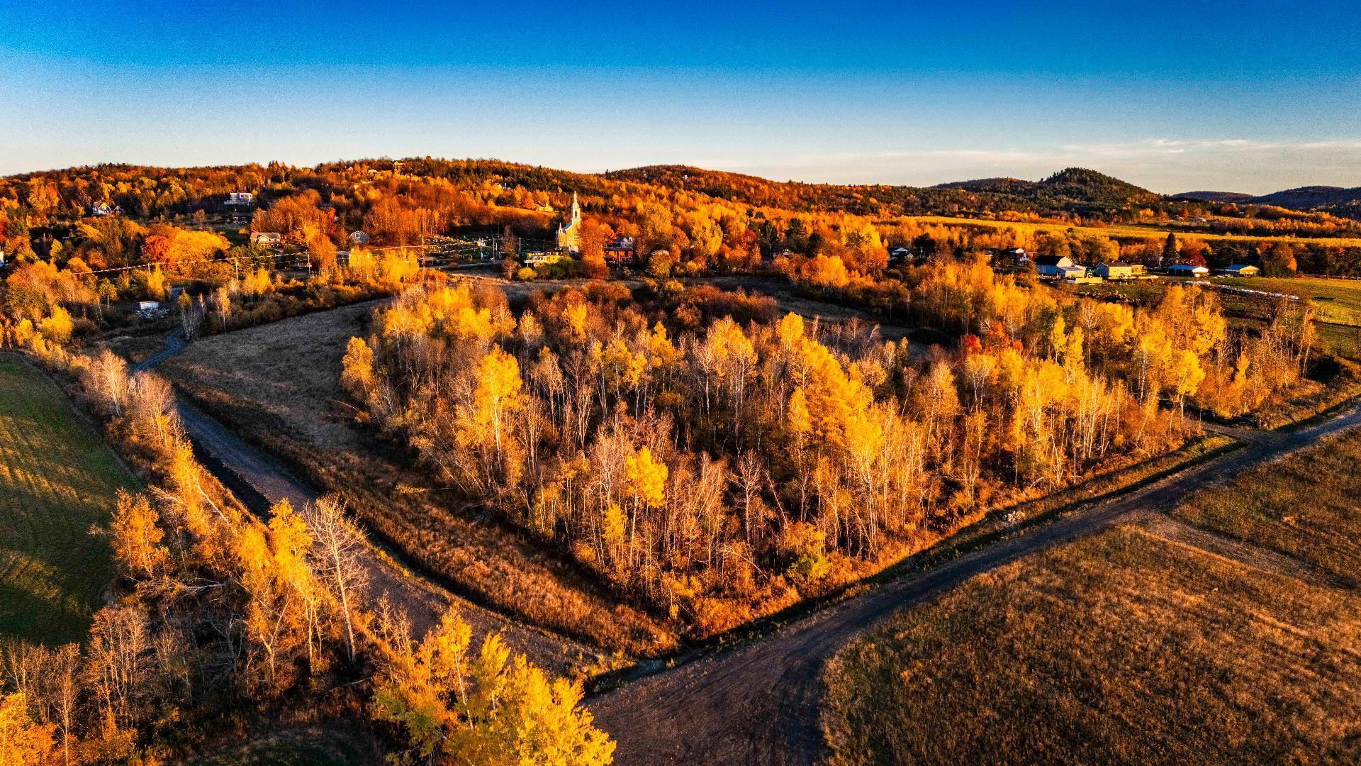 












Ch. du Lac

,
Sainte-Catherine-de-Hatley,







QC
J0B1W0

