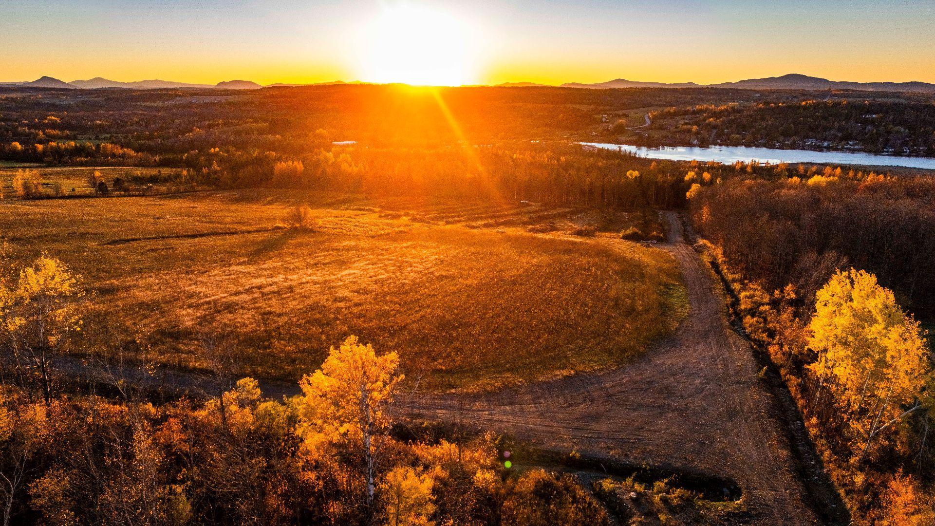 












Ch. du Lac

,
Sainte-Catherine-de-Hatley,







QC
J0B1W0

