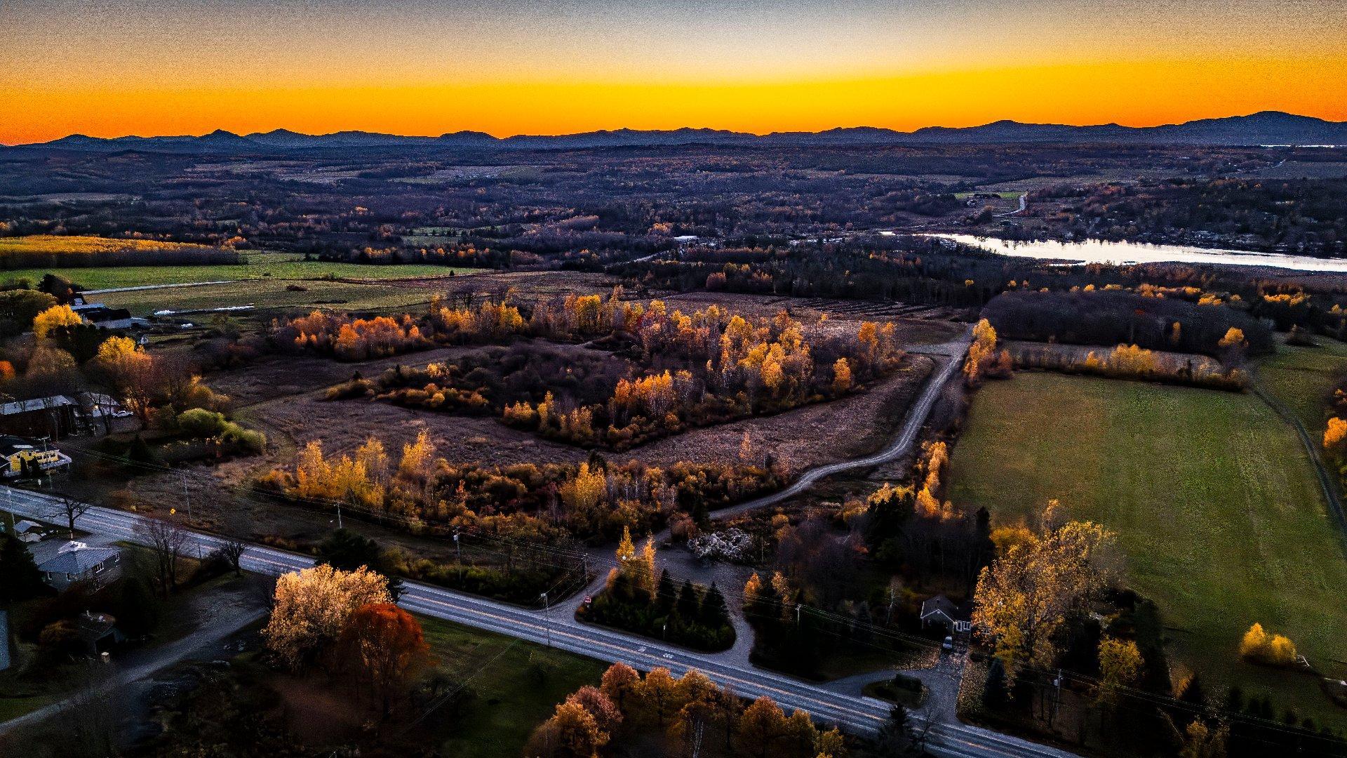 












Ch. du Lac

,
Sainte-Catherine-de-Hatley,







QC
J0B1W0

