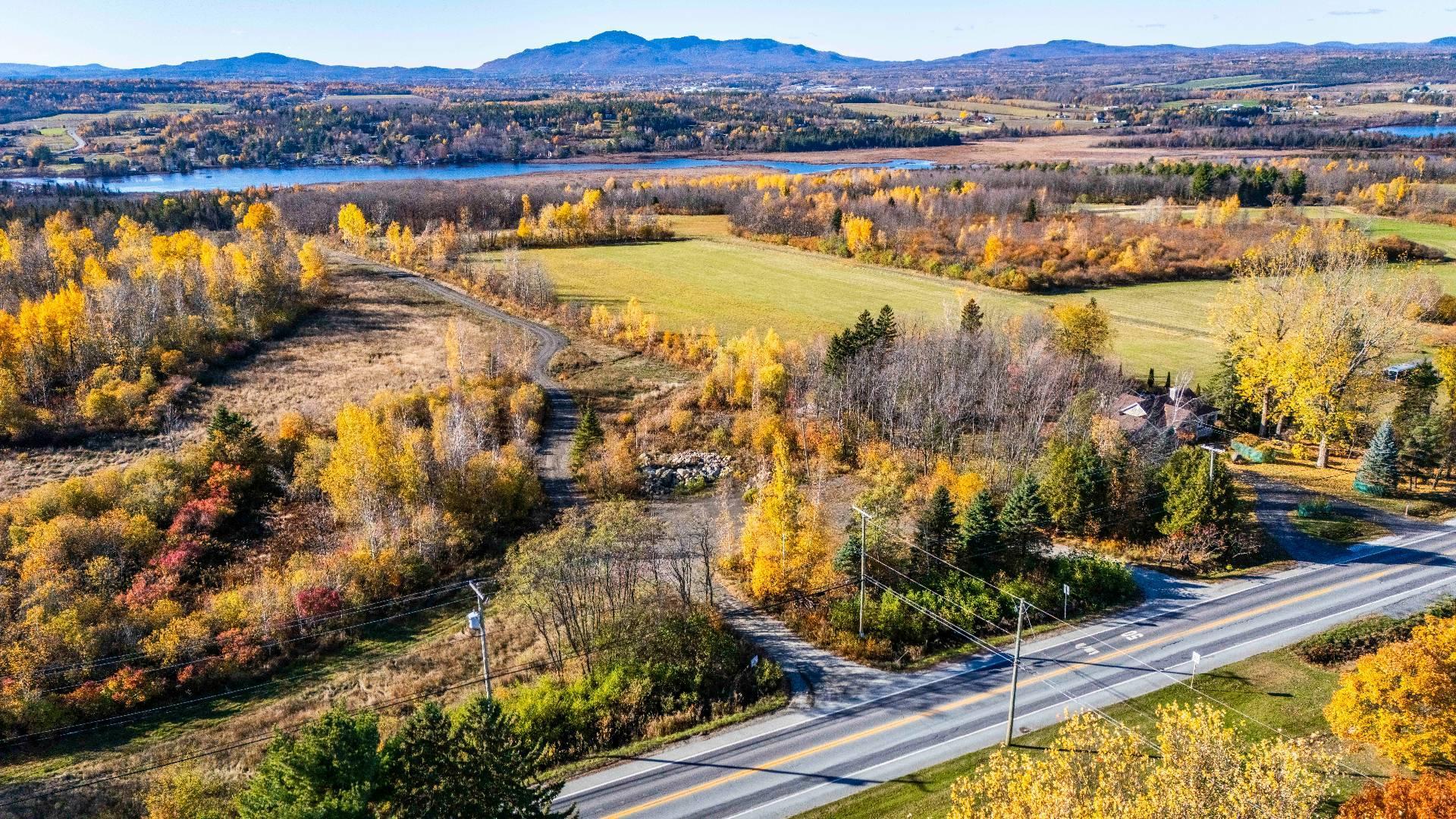 












Ch. du Lac

,
Sainte-Catherine-de-Hatley,







QC
J0B1W0

