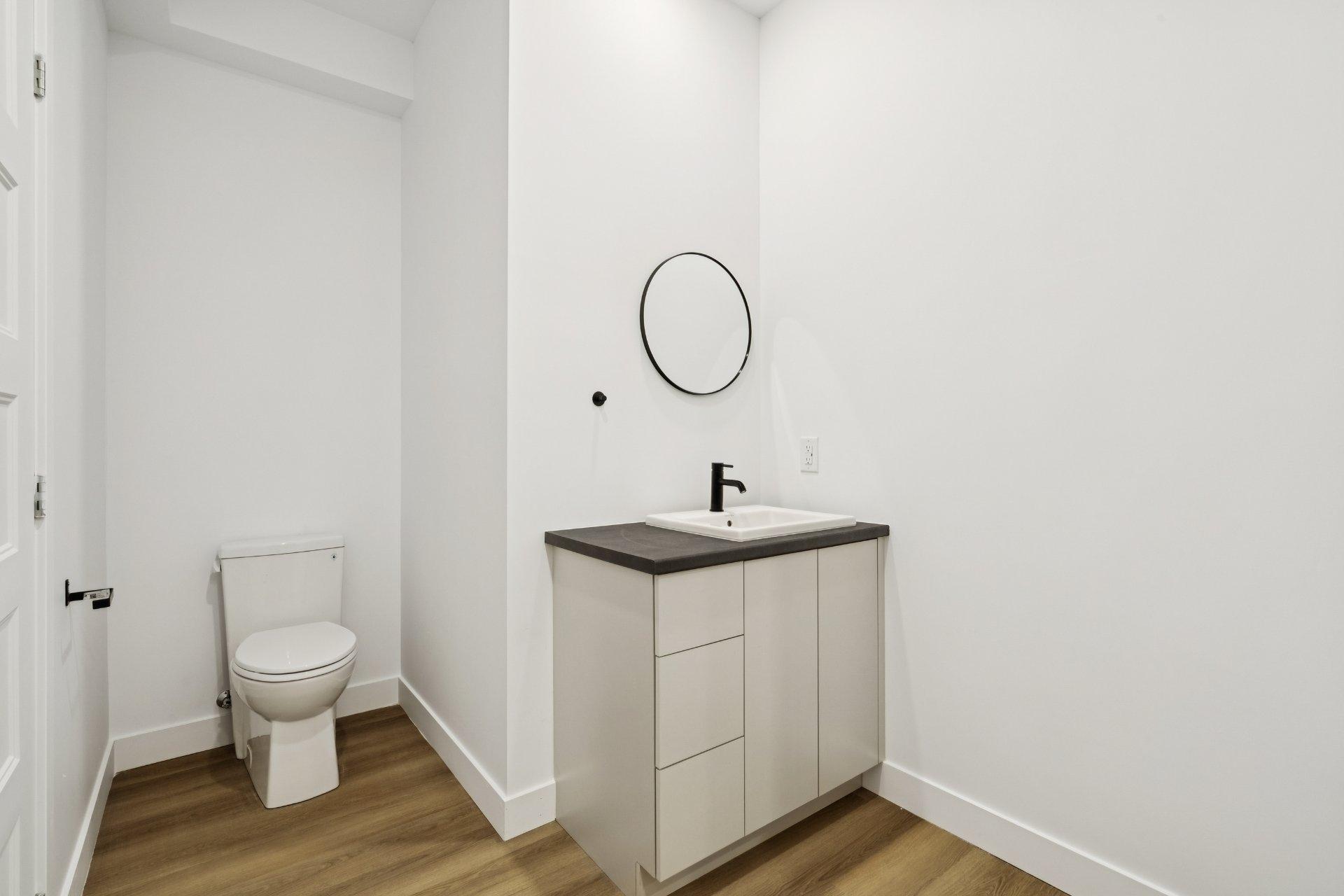 









106


Rue Ste-Cécile

, 404,
Salaberry-de-Valleyfield,




QC
J6T1M1

