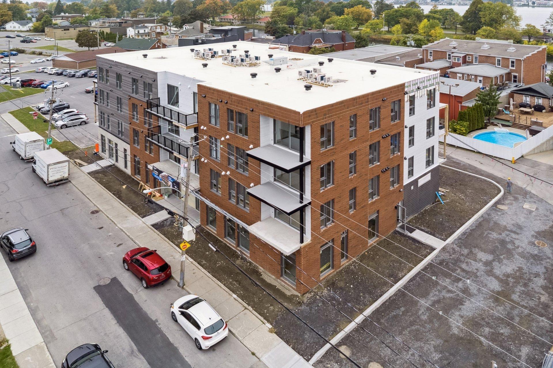 









106


Rue Ste-Cécile

, 404,
Salaberry-de-Valleyfield,




QC
J6T1M1

