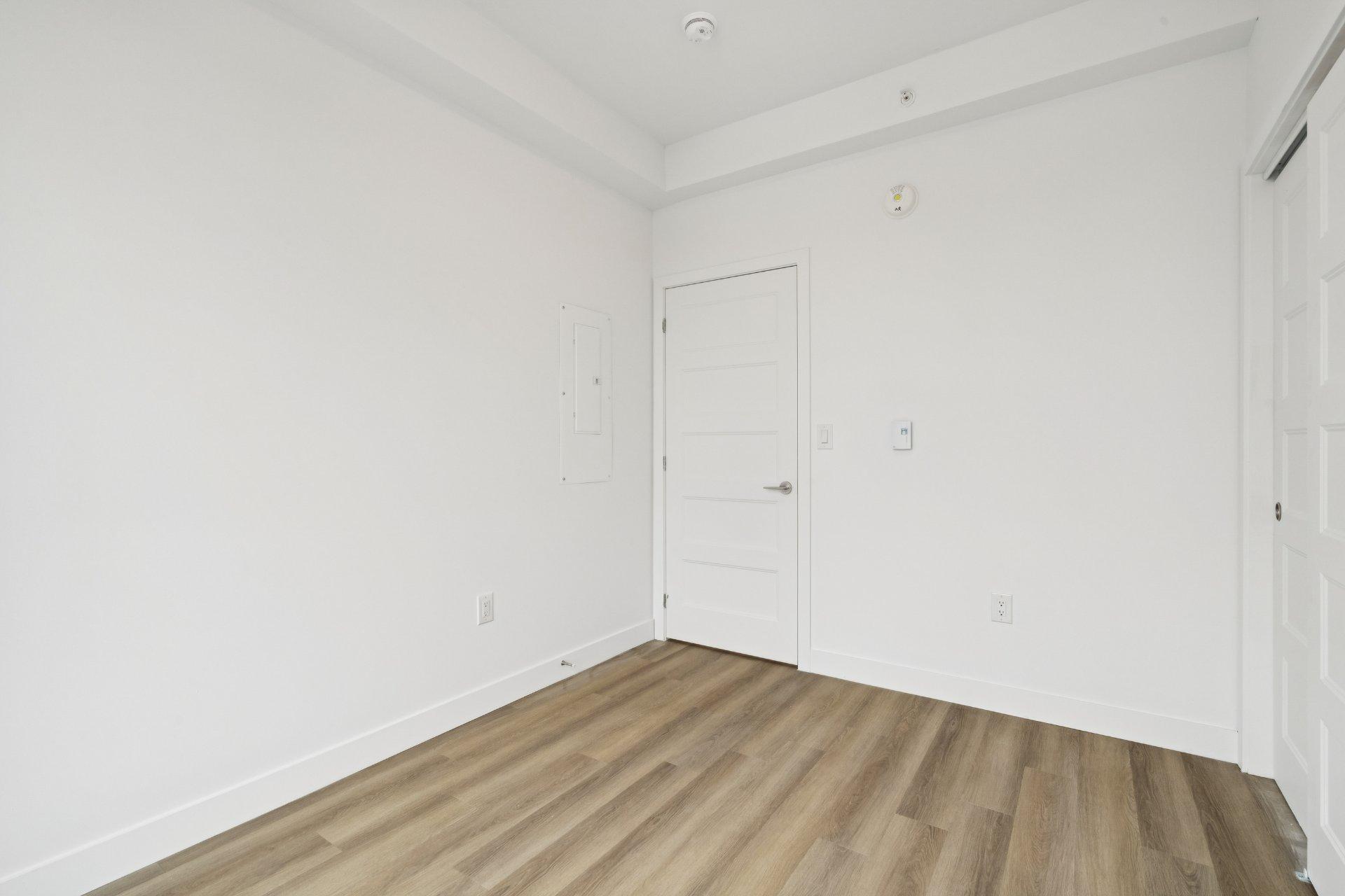 









106


Rue Ste-Cécile

, 404,
Salaberry-de-Valleyfield,




QC
J6T1M1

