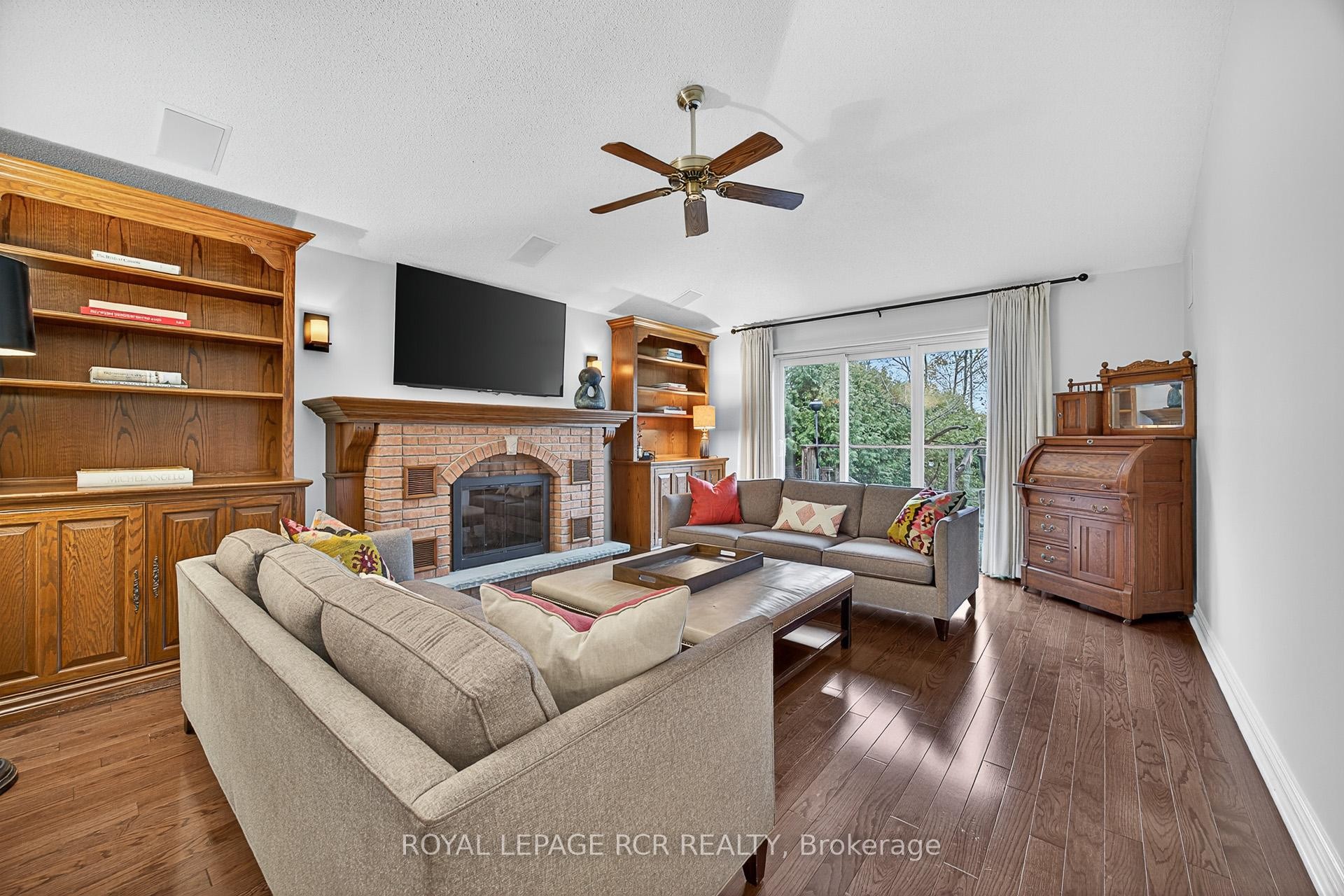 









87


George

Street,
Aurora,




ON
L4G 2S3

